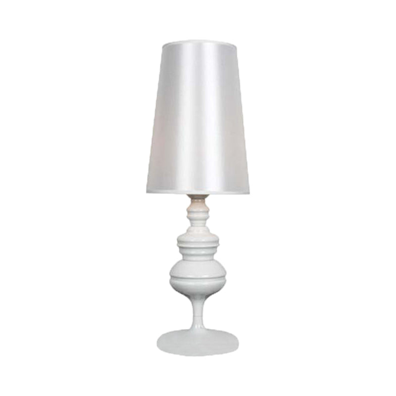 1-Light Metal Table Lamp European Style Desk Lamp for Living Room