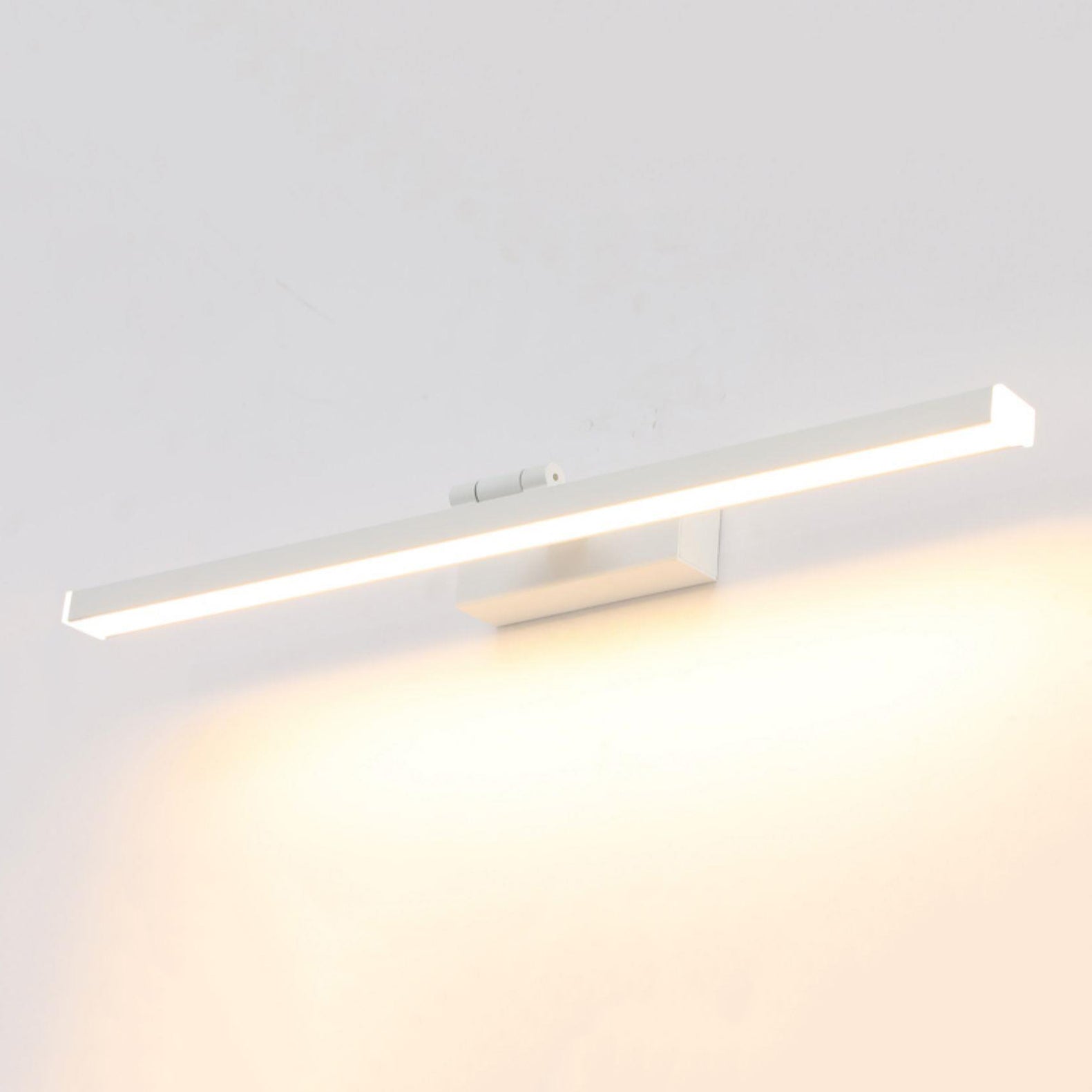 Postmodern Aluminum Vanity Light Straight White LED Mirror Light for Bathroom