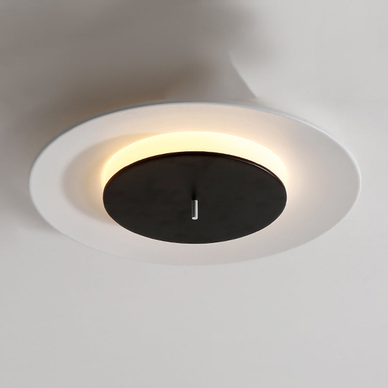 Round Metal Ceiling Light Modern Style LED Flush Mount Ceiling Lamp for Living Room