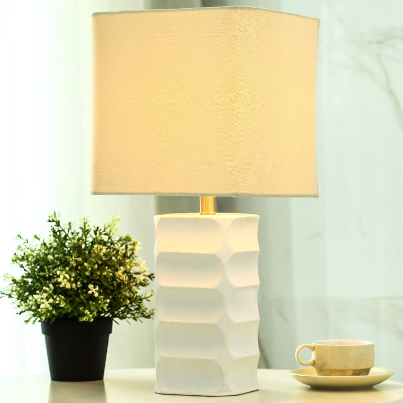 Square Fabric Task Lighting Modernist 1 Head White Small Desk Lamp for Living Room