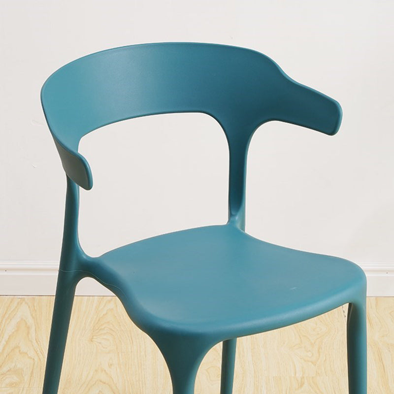 Scandinavian Coffee Shop Stacking Arm Chair Matte Finish Plastic Dining Chair