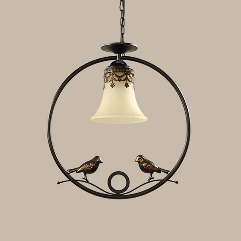 1 Lichte ronde hanglampverlichtingsarmatuur Klassiek zwart metalen hangend plafondlicht met klokschaduw en vogel