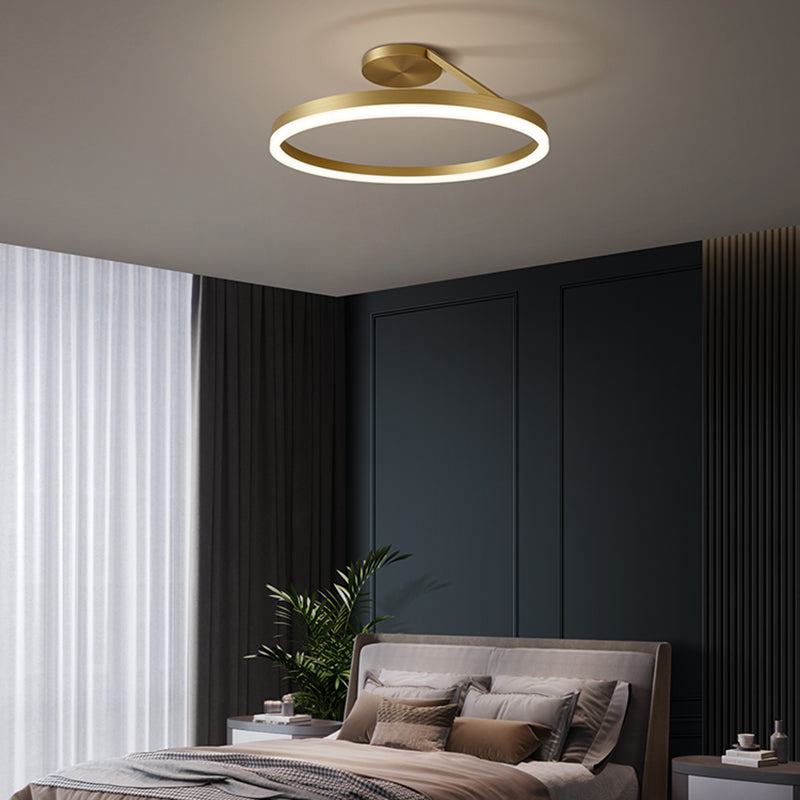 Metal Round Shade Flush Ceiling Light Modern Style 1 Light Flush Mount Fixture in Gold