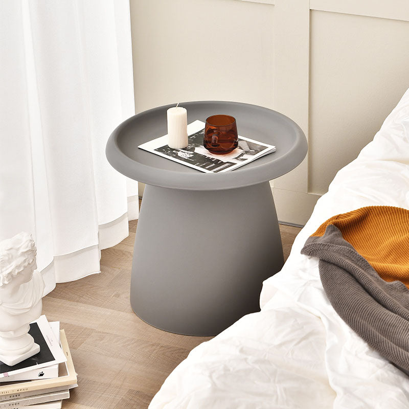 Modern Round Bedside Cabinet Plastic Nightstand, 20"L X 20"W X 17.5"H