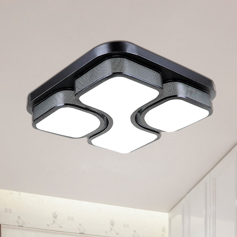 Quadratische, metallische Deckenleuchte. Zeitgenössische 17"/21" breite LED-Einbauleuchte in Schwarz/Weiß mit warmweißer Beleuchtung