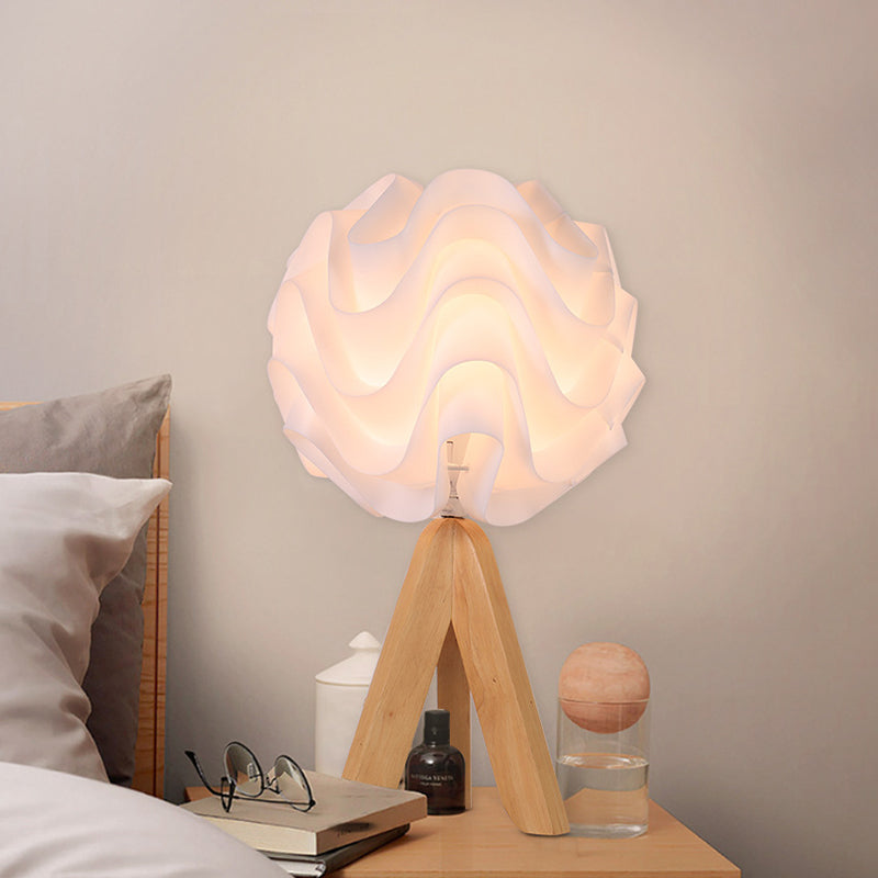 Modern Blossom Desk Light Acrylic LED Bedside Nightstand Lamp in White with Wood Tripod