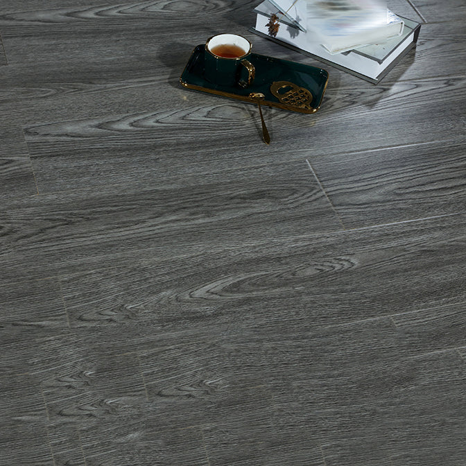 Classic 7" X 32" X 12mm Laminate Flooring, Click-Lock, Waterproof