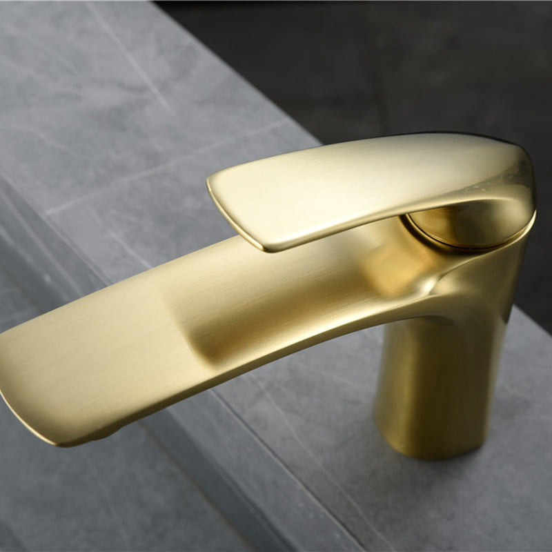 Modern Style Centerset Faucet Lever Handles Faucet for Bathroom