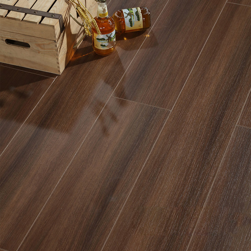 Light Wooden Laminate Plank Flooring Scratch Resistant Laminate Floor