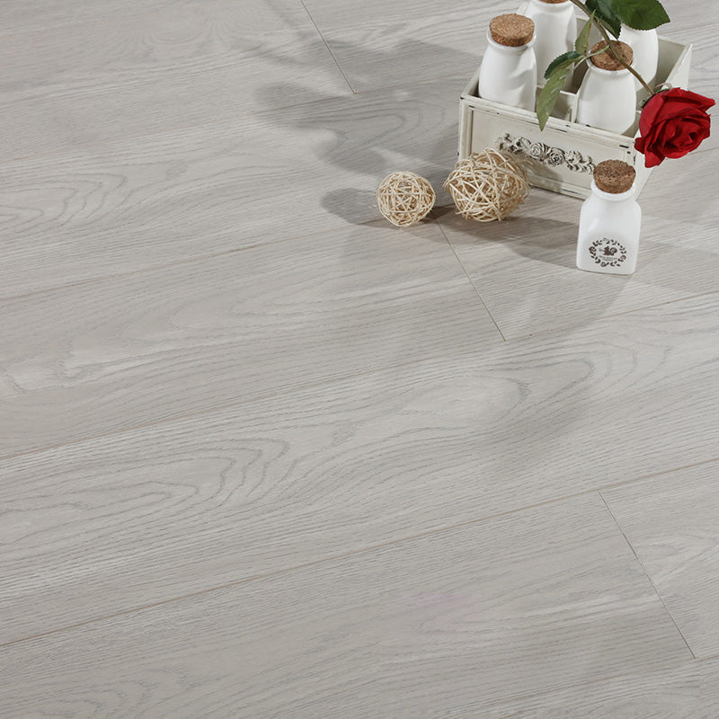 Light Wooden Laminate Plank Flooring Scratch Resistant Laminate Floor