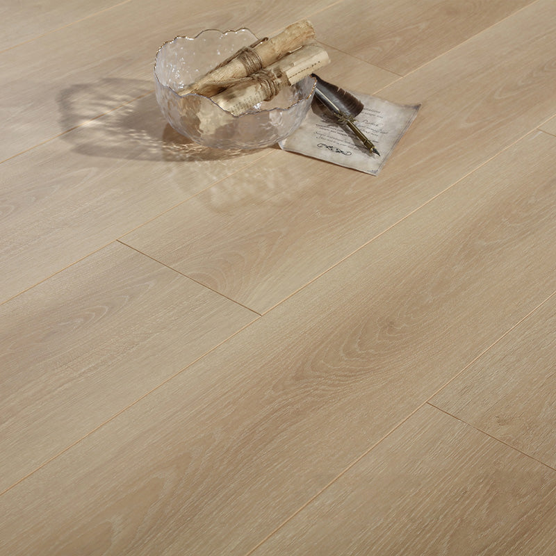 Light Wooden Laminate Plank Flooring Scratch Resistant Laminate Floor