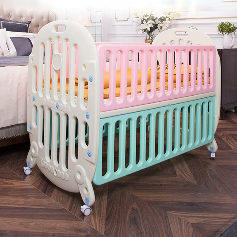 Modern Style Plastic Crib Home 4-In-1 Convertible Crib with Casters