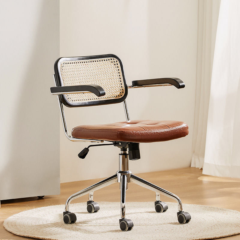 Modern Style Swivel Chair Low Back Home Office Chair with Wheels