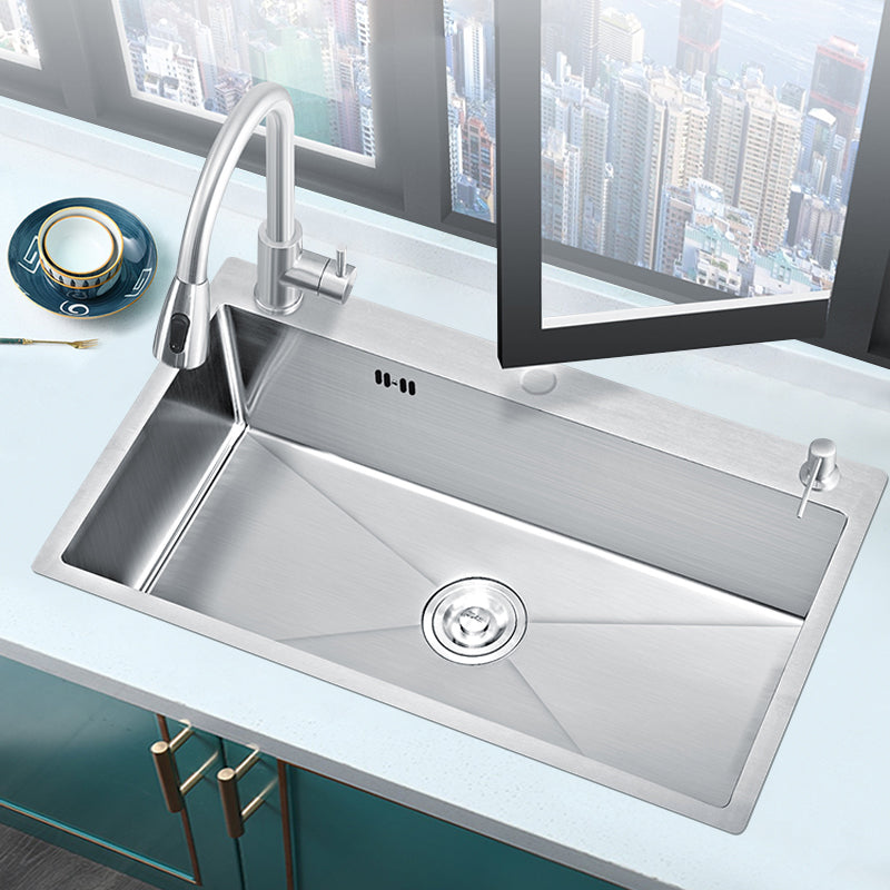 Classic Style Kitchen Sink Stainless Steel Colorfast Kitchen Sink with Drain Strainer Kit