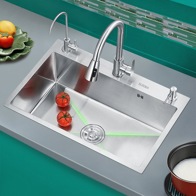 Classic Style Kitchen Sink Stainless Steel Colorfast Kitchen Sink with Drain Strainer Kit