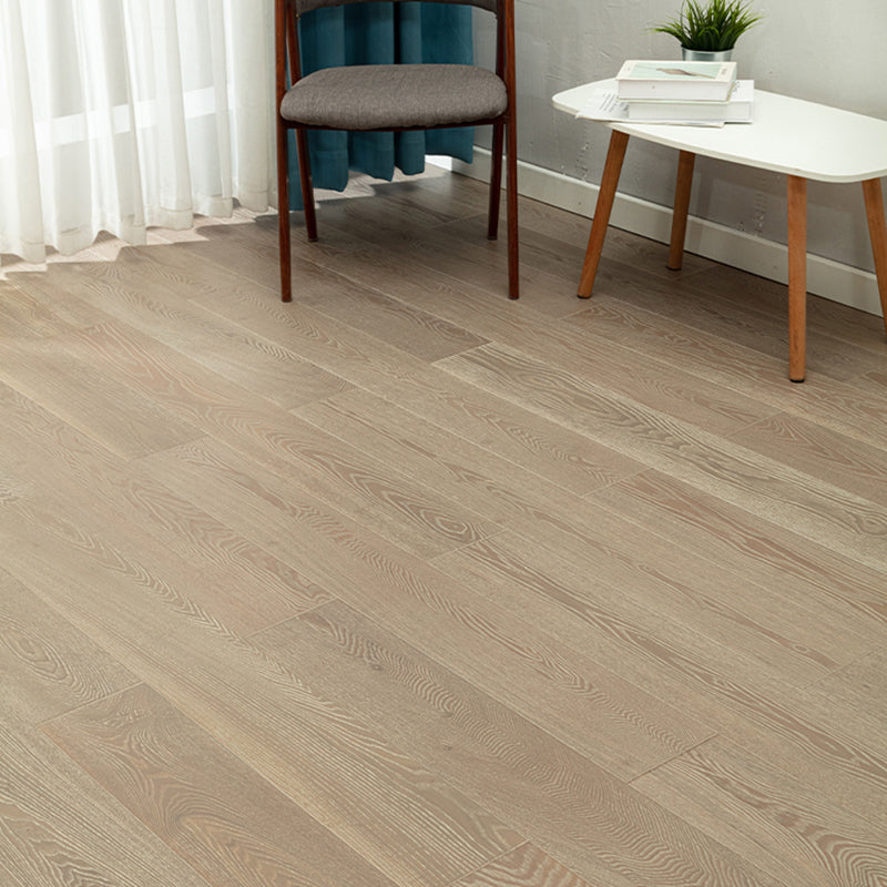 Modern Medium Laminate Flooring Natural Oak Laminate Plank Flooring