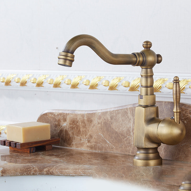 Traditional Standard Bar Faucet 1-Handle Kitchen Faucet in Gold