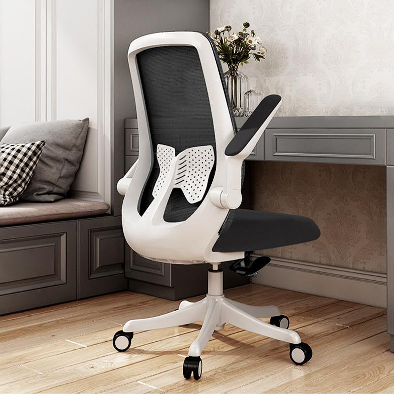 Modern Office Chair Tilt Mechanism Padded Arms Desk Chair with Wheels