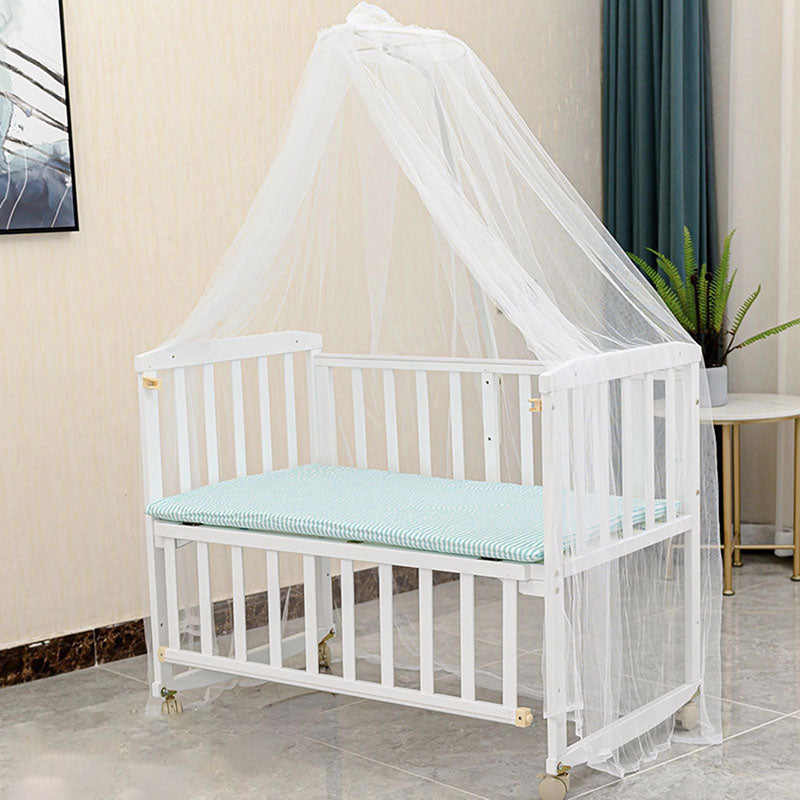 Scandinavian Baby Crib Pine Coir Fiber Nursery Crib with Casters