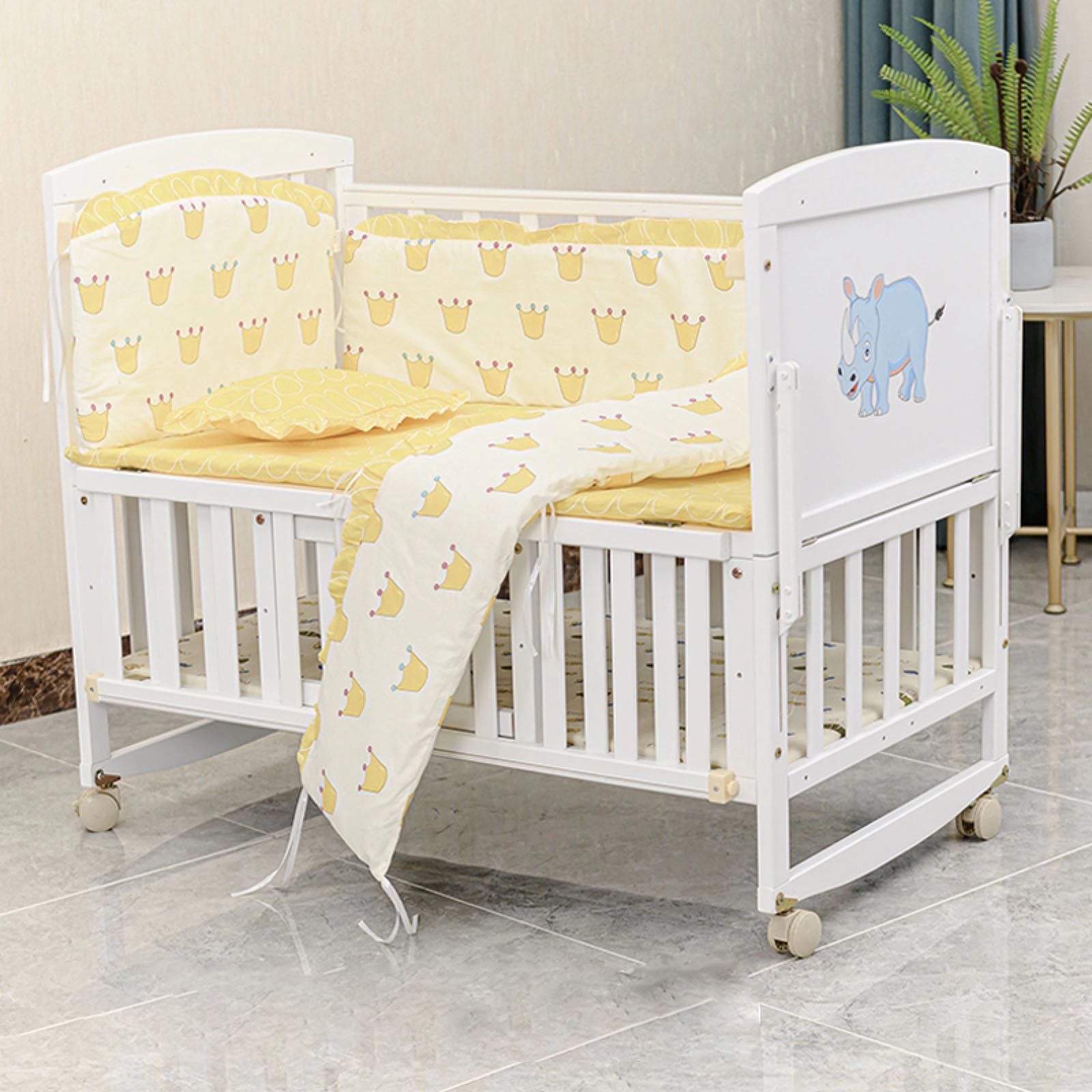 Scandinavian Baby Crib Pine Coir Fiber Nursery Crib with Casters