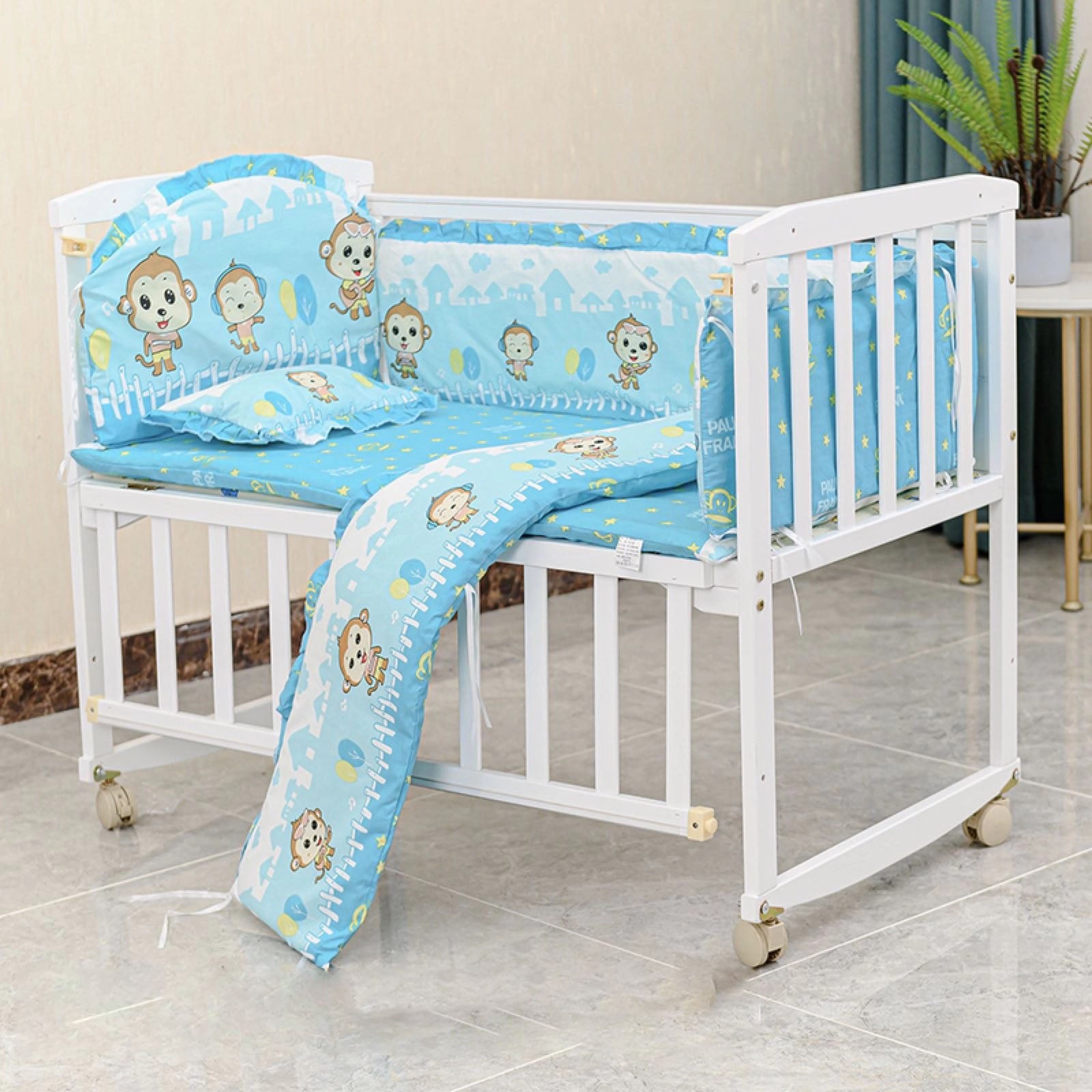 Scandinavian Baby Crib Pine Coir Fiber Nursery Crib with Casters