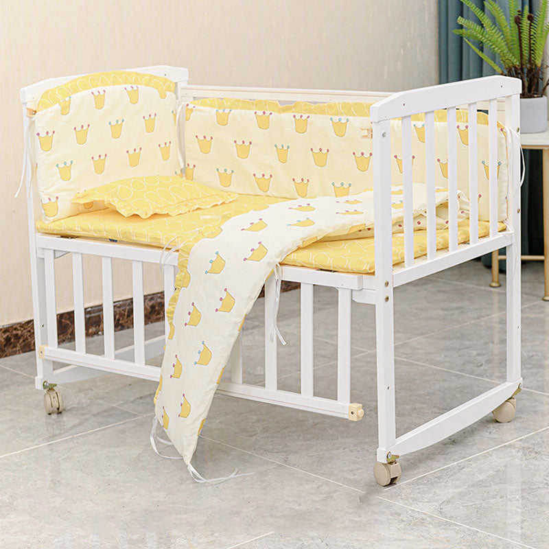 Scandinavian Baby Crib Pine Coir Fiber Nursery Crib with Casters