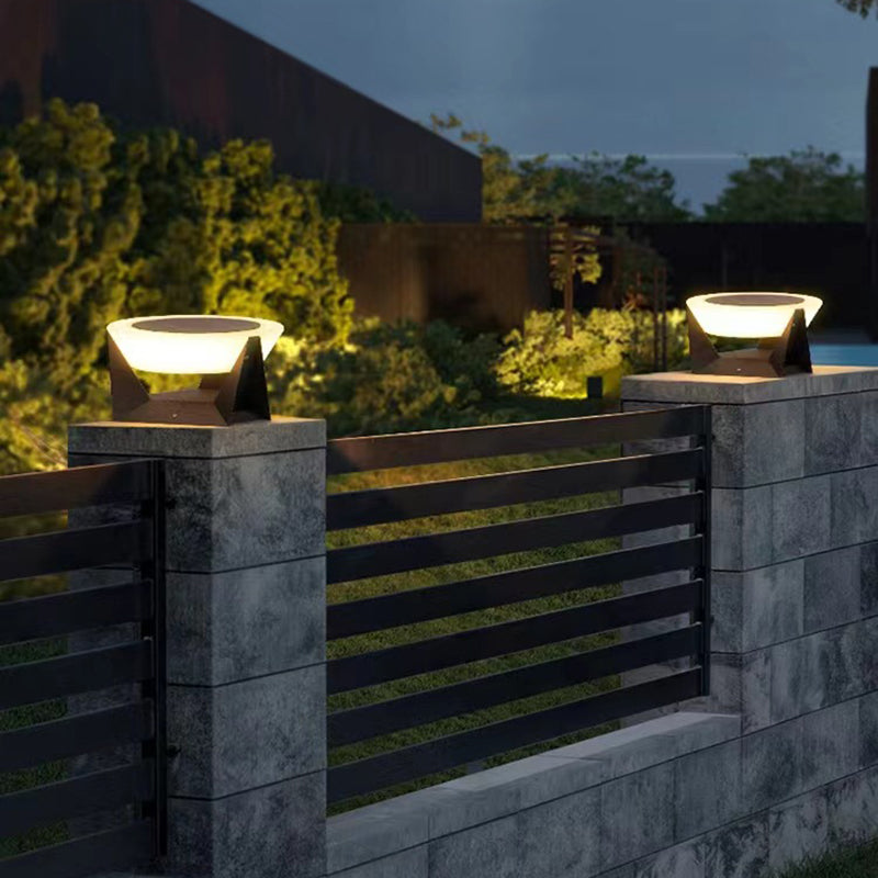 Modern Simple Metal Pillar Lamp Circle Shape Solar Energy Pillar Light for Outdoor