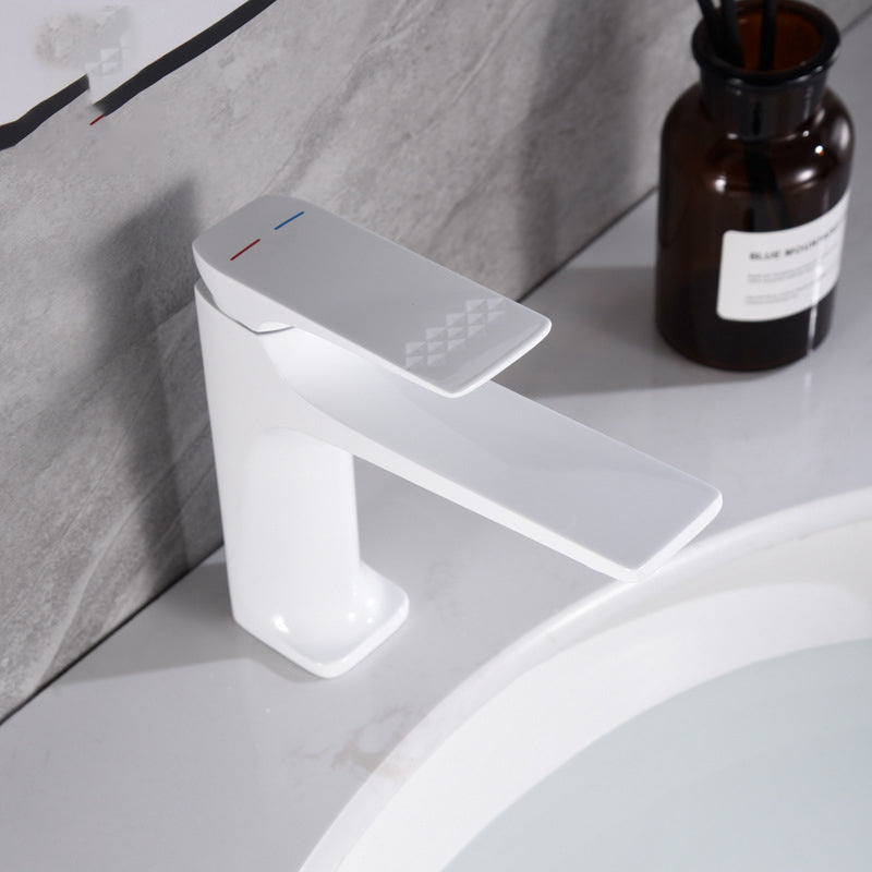 Modern Vessel Sink Faucet Copper Lever Handle Low Arc Vessel Faucet for Bathroom