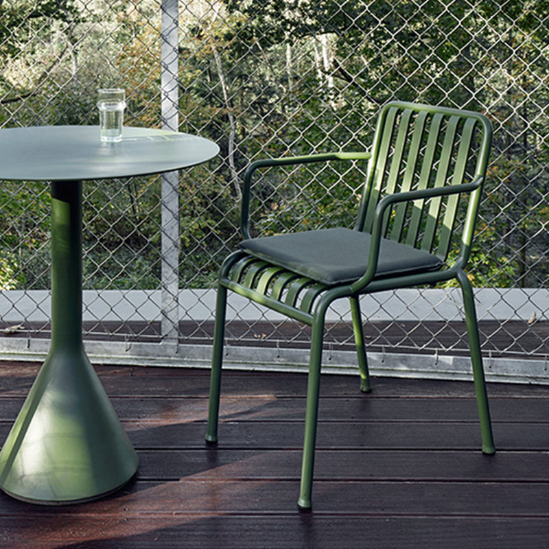 Green Metal Bar Table Industrial Water Resistant Table for Outdoor