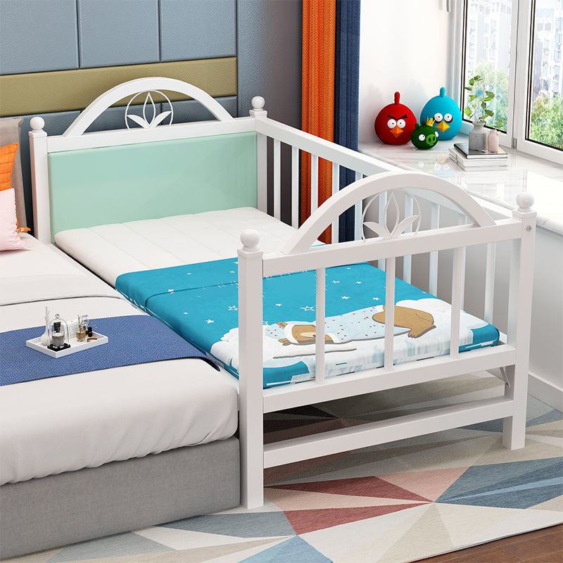 White Metal Nursery Crib Industrial Nursery Bed with Guardrail