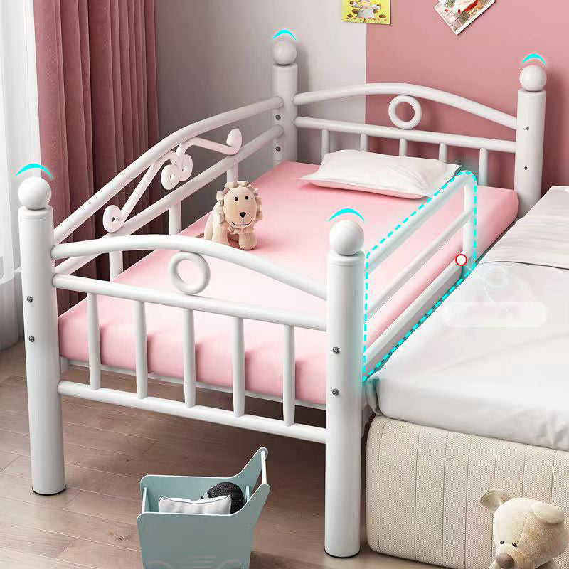 Metal Nursery Crib White Industrial Nursery Bed with Guardrail