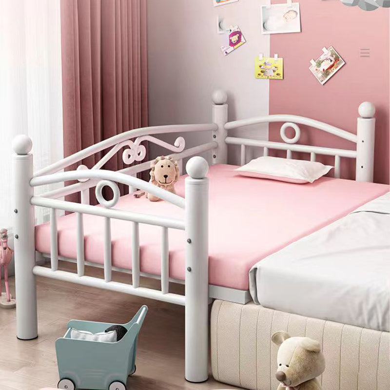 Metal Nursery Crib White Industrial Nursery Bed with Guardrail