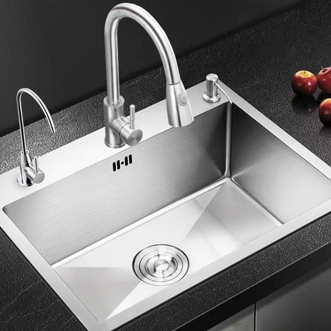 Modern Style Kitchen Sink Mental Kitchen Sink with Center Drain Placement