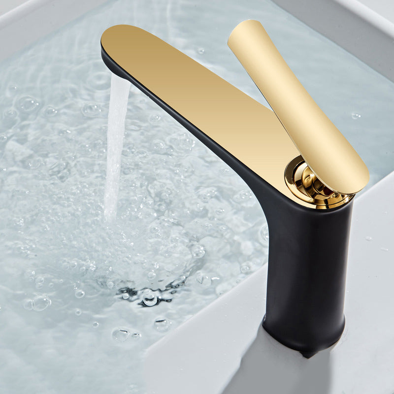 Luxury 1 Handle Sink Bathroom Faucet Circular Brass Basin Faucet with Water Hose