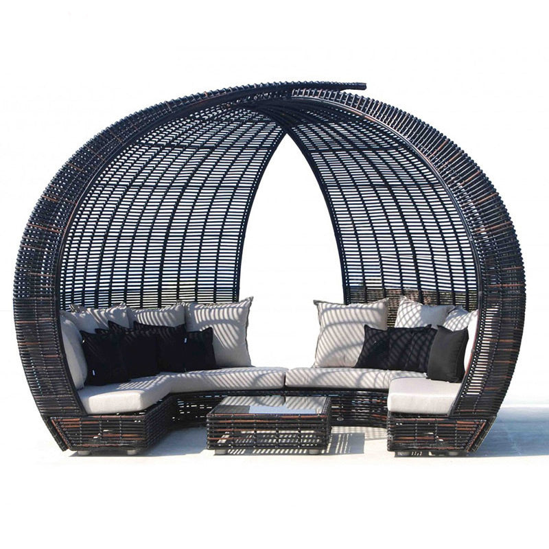 Wicker Tropical Patio Daybed Stain Resistant Outdoor Patio Sofa