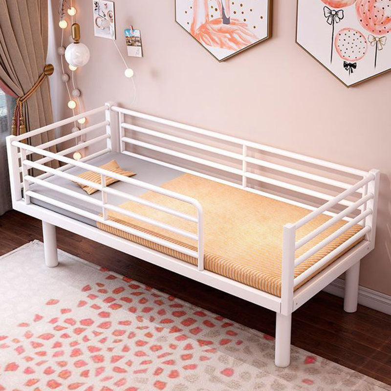 Scandinavian Style Metal Kid Bed White Daybed with Guardrail