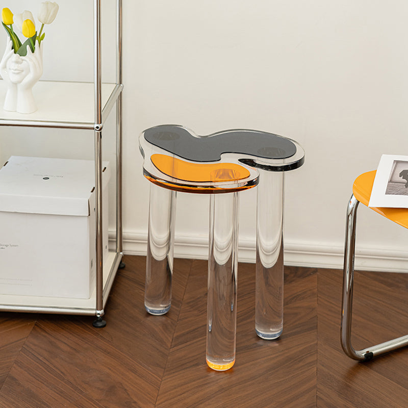 Modernistic Plastic Corner Table 3 Legs Naturally Shaped Living Room Accent Side Table