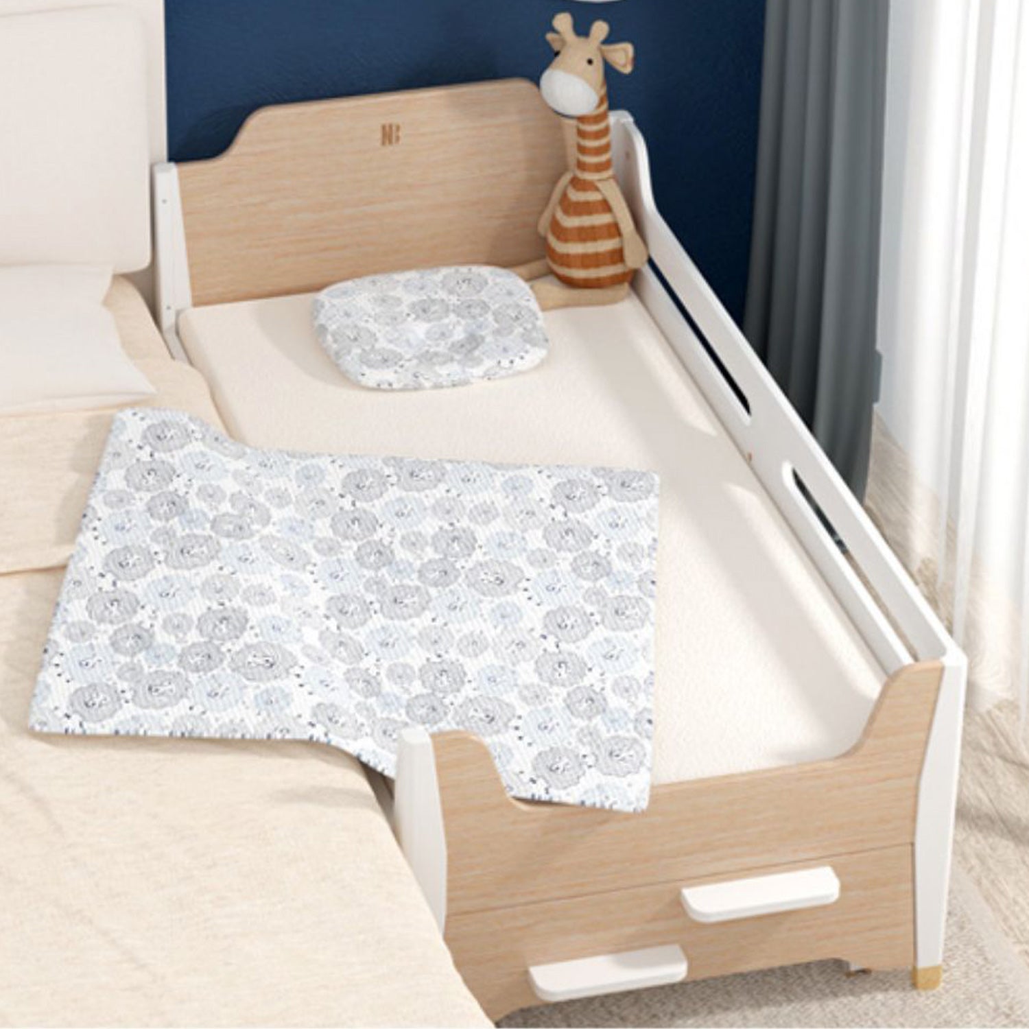 Solid Wood  Baby Crib Modern Light Wood Nursery Bed with Guardrails