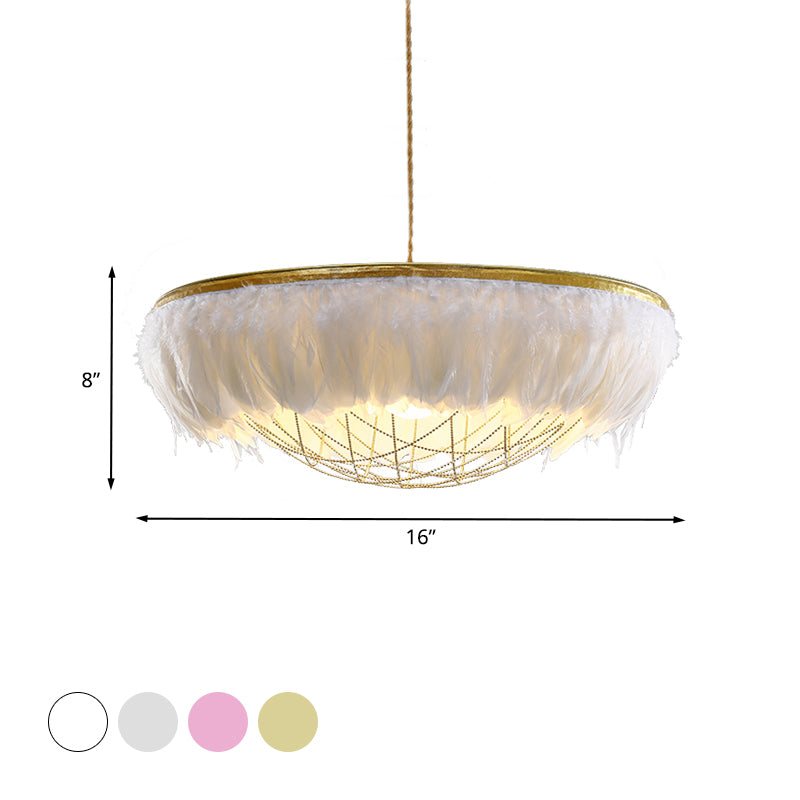 Dome Cage Metallic Chandelier Light moderne 2 ampoules Gold Plafond suspendu avec plume blanc / gris / rose Déco