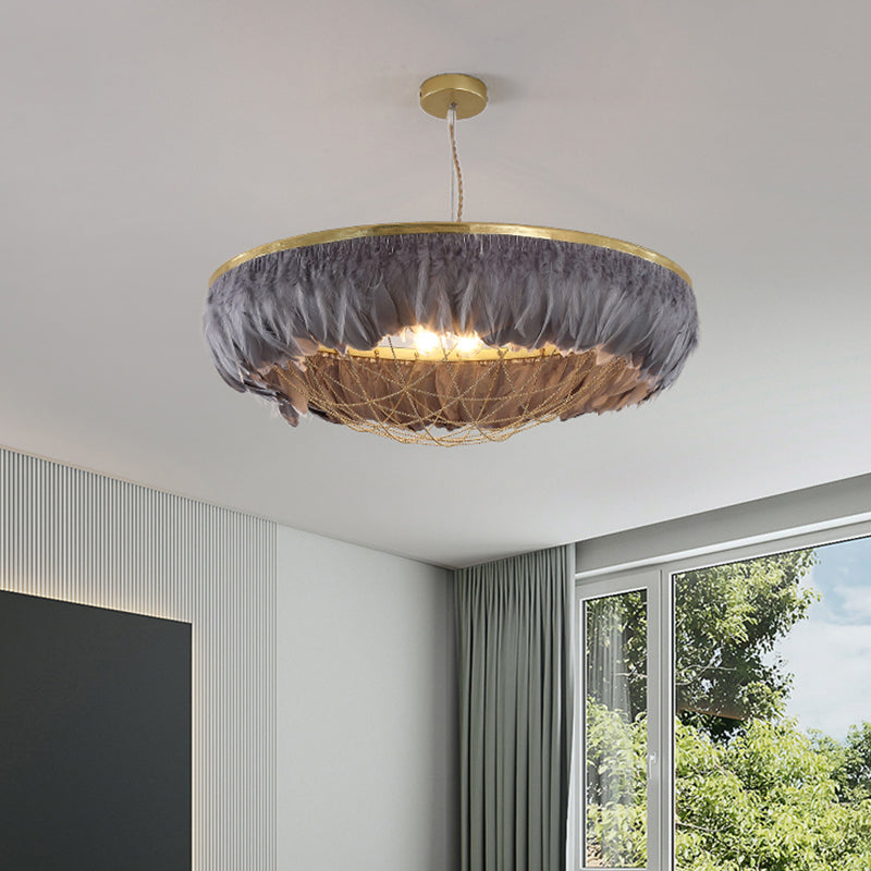 Dome Cage Metallic Chandelier Light moderne 2 ampoules Gold Plafond suspendu avec plume blanc / gris / rose Déco