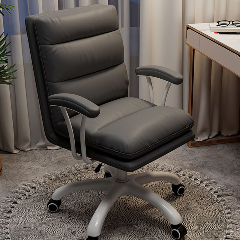 Modern Padded Arms Office Chair No Distressing Ergonomic Desk Chair with Wheels