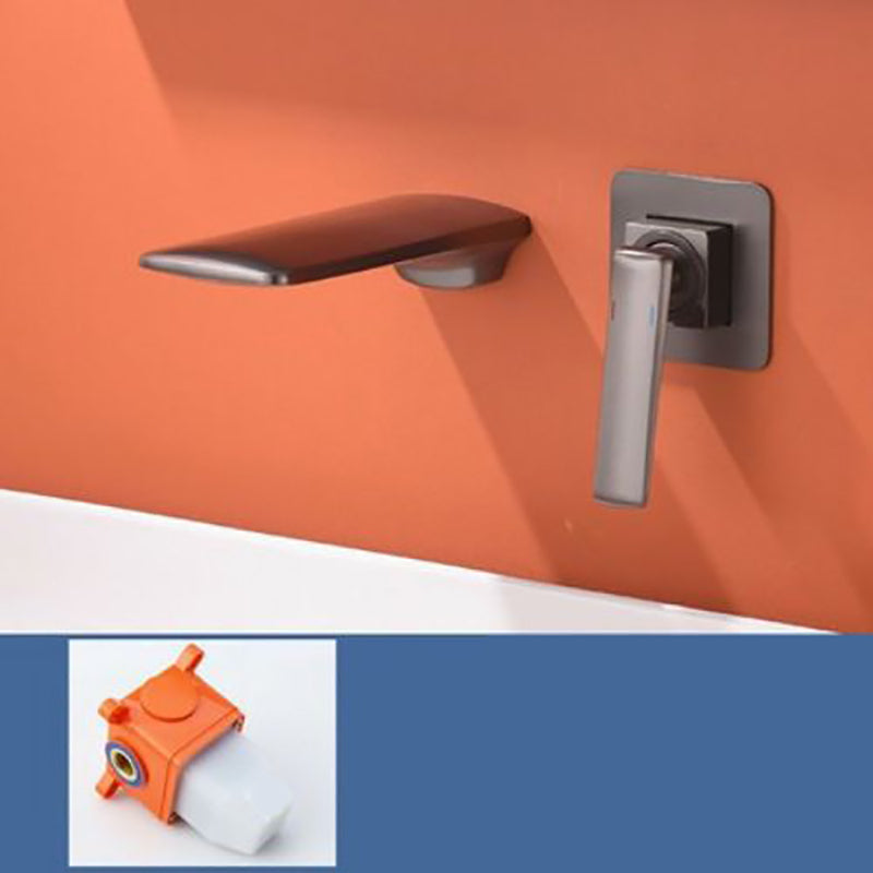 Modern Bathtub Faucet Copper Fixed Lever Handle Wall Mounted Bathroom Faucet