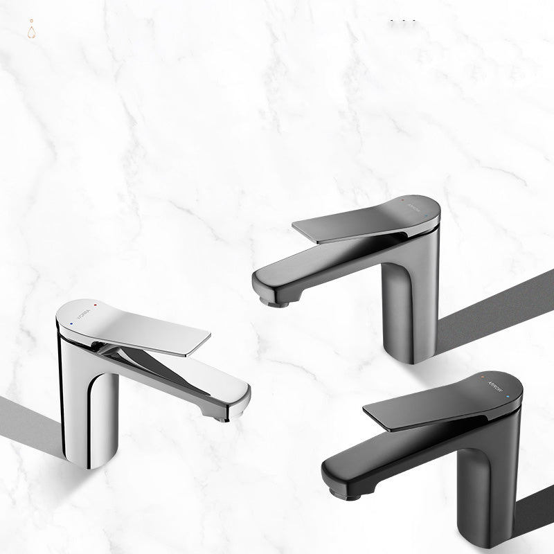 Contemporary Vessel Sink Faucet Lever Handle Low Arc Bathroom Vessel Faucet