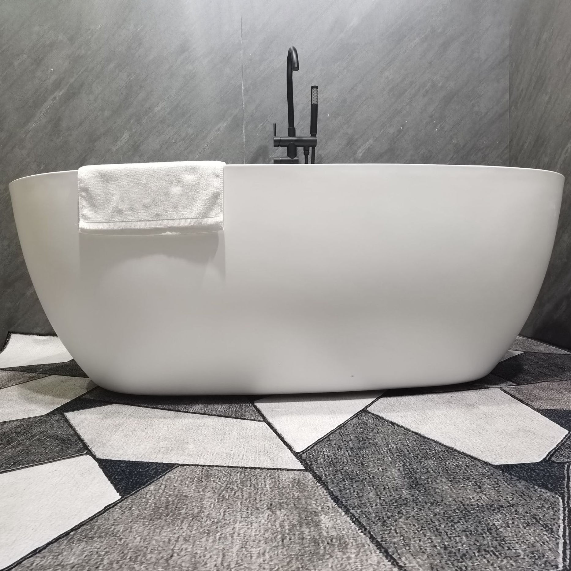 Acrylic Freestanding Soaking Bathtub Antique Finish Oval Modern Bath Tub
