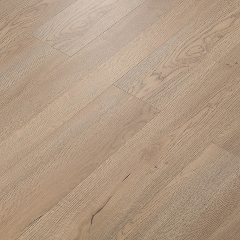 Tradition Pine Wood Hardwood Flooring Smooth Waterproof Solid Wood Flooring