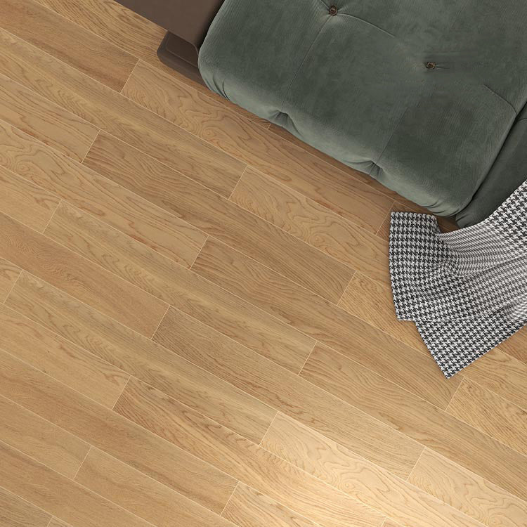 Contemporary Oak Laminate Flooring Scratch Resistant in Flaxen Spalted