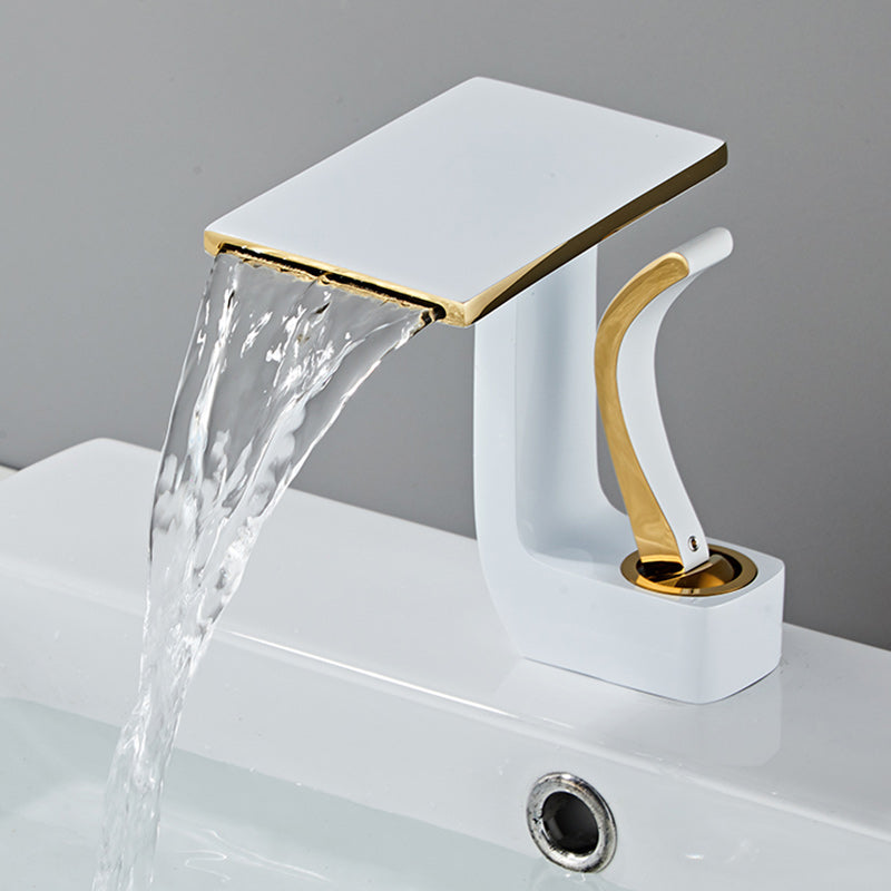 Luxury Single Handle Sink Faucet Bathroom Brass Centerset Faucet