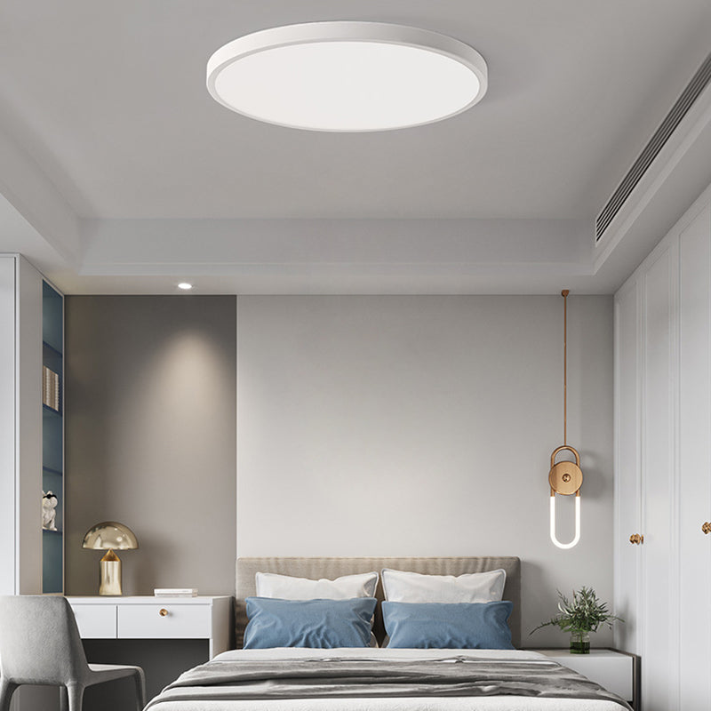 Modern Circular Flush Ceiling Light Metal Flush Mount Lighting in White