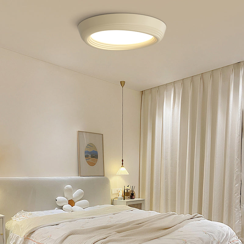 Resin LED Flush Mount Nordic Circle Ceiling Light Fixture for Bedroom