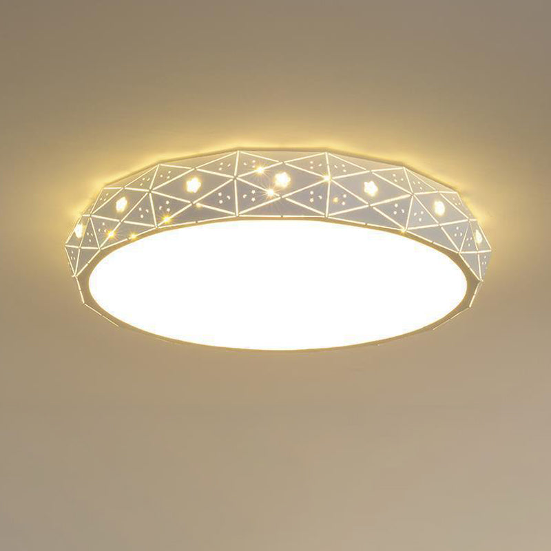 Modern Ceiling Lighting Geometric LED Flush Mount Fixture in White for Living Room